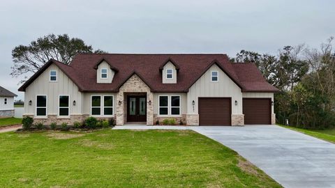 Photo of 931 Buffalo Trail Trl, Angleton, TX 77515 (MLS # 71033341)