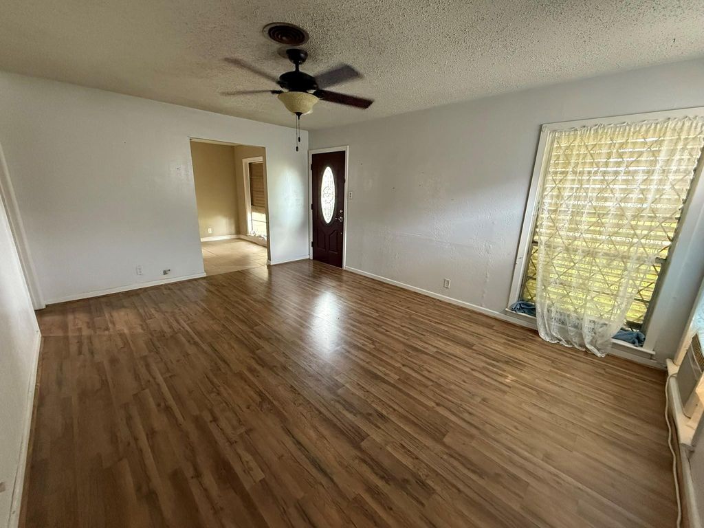 Photo of 2213 17th Avenue N, Texas City, TX 77590 (MLS # 69728629)
