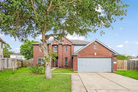 Photo of 16202 Mountain Timber Court, Friendswood, TX 77546 (MLS # 94219575)