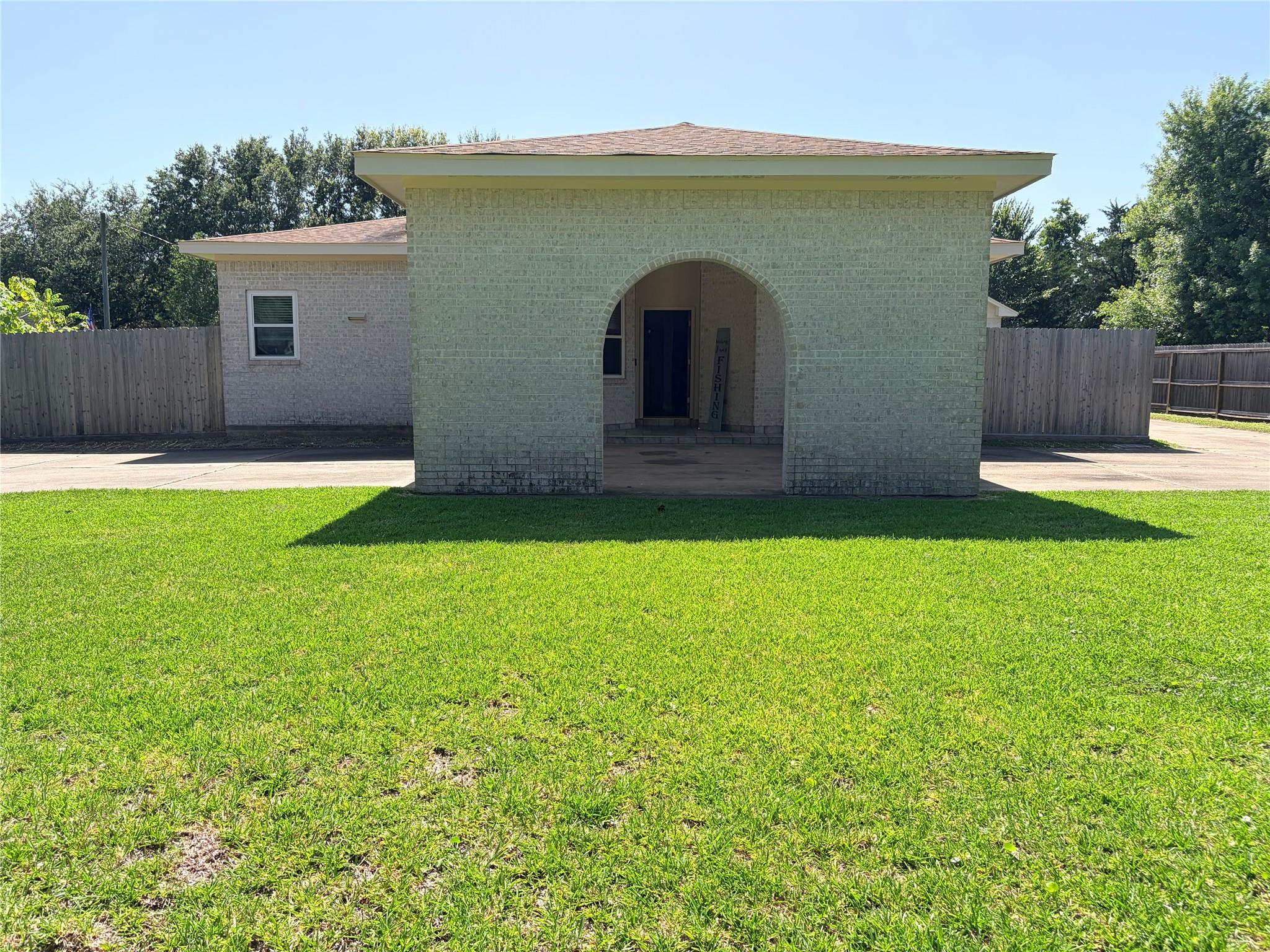 3230 W Meadow Lane
