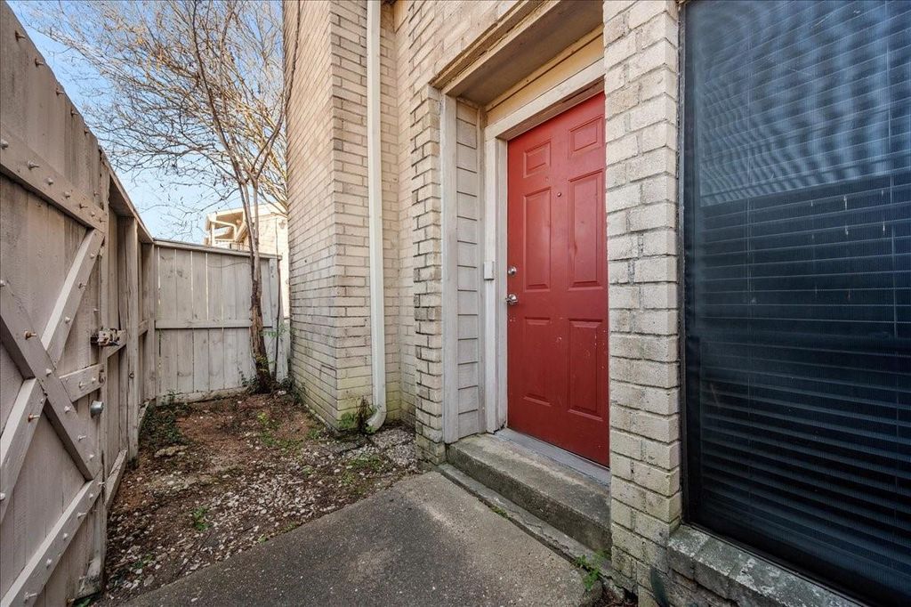 Photo of 9572 Windswept Lane #9572, Houston, TX 77063 (MLS # 89405774)