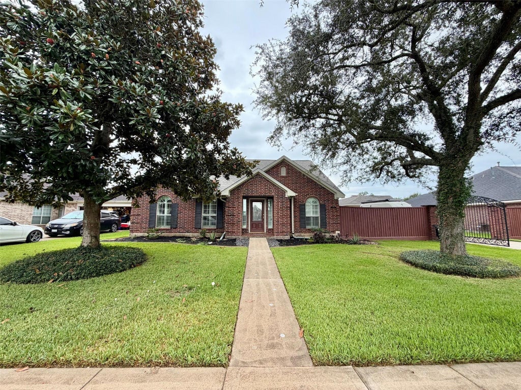 Photo of 2119 Meadows Boulevard, League City, TX 77573 (MLS # 84874231)