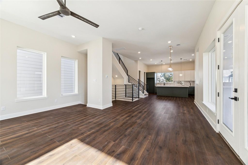 Photo of 1525 Caywood Lane #E, Houston, TX 77055 (MLS # 47260758)