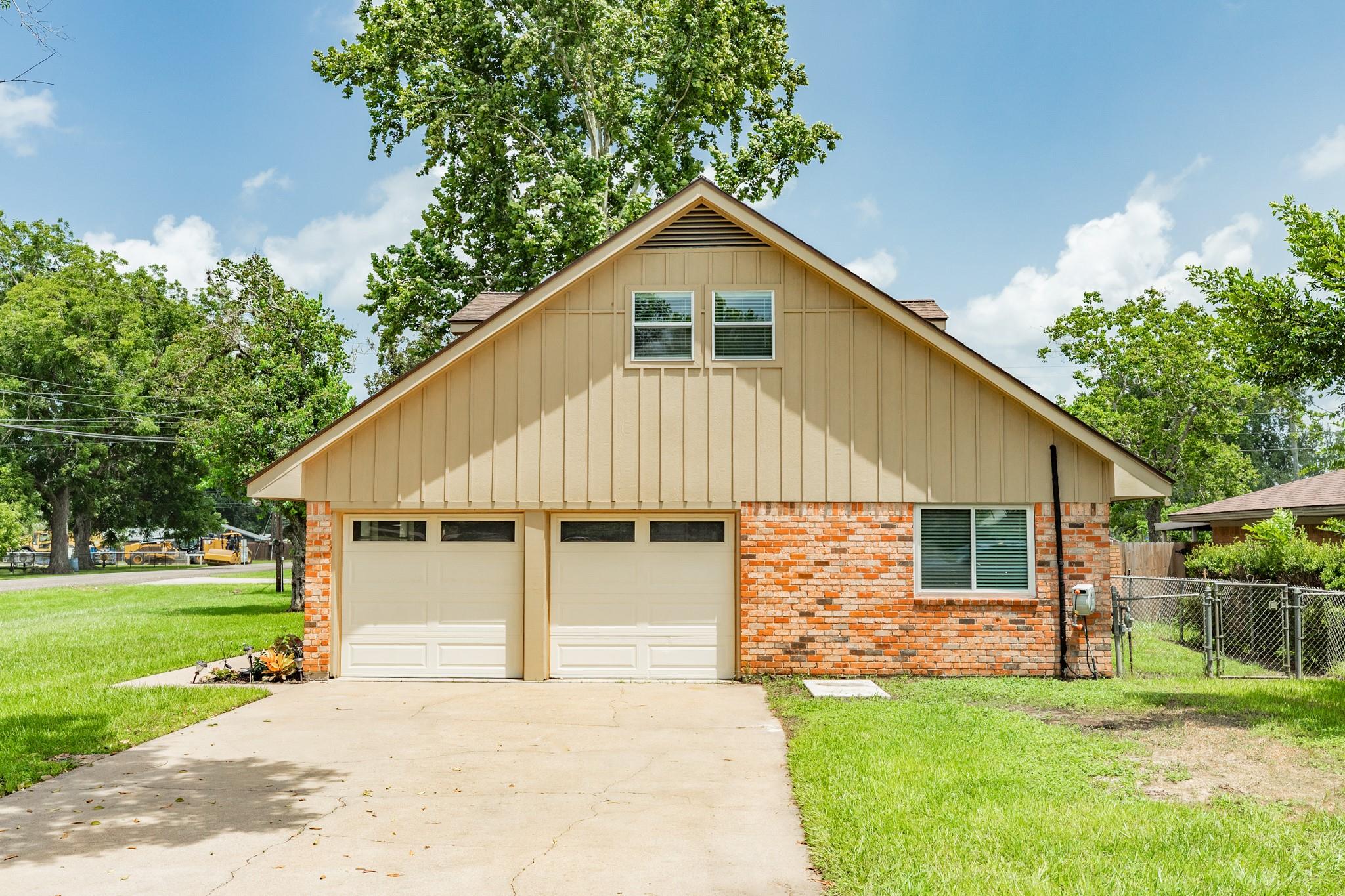 811 Loggins Drive