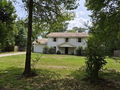 Photo of 916 Brook Forest Drive, Conroe, TX 77385 (MLS # 70240744)