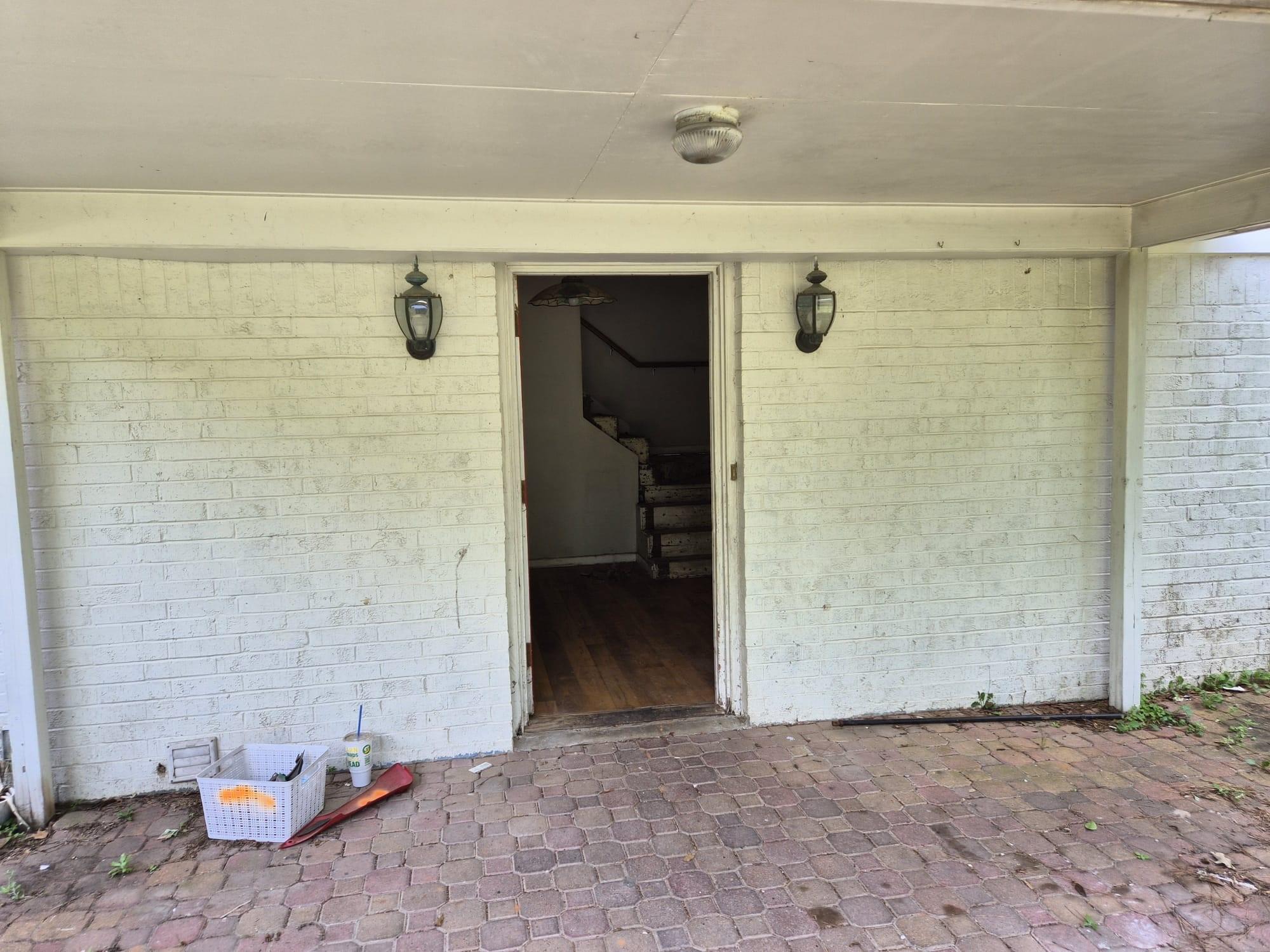 916 Brook Forest Drive