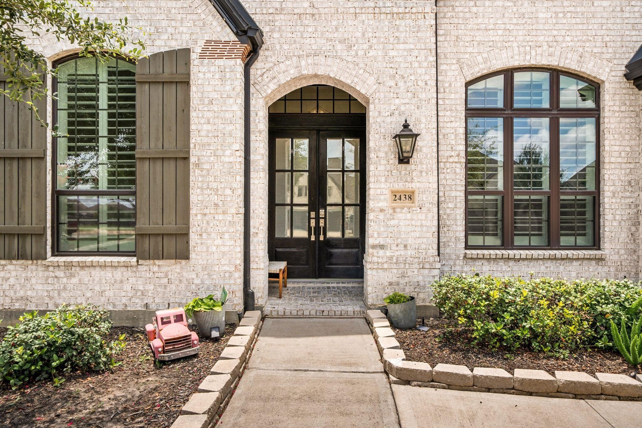 2438 Magnolia Bloom Court