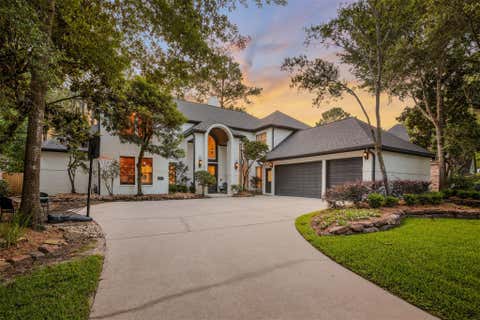 Homes For Sale - 17 Shadow Stone Street<br/> Montgomery County, The Woodlands, TX 77381