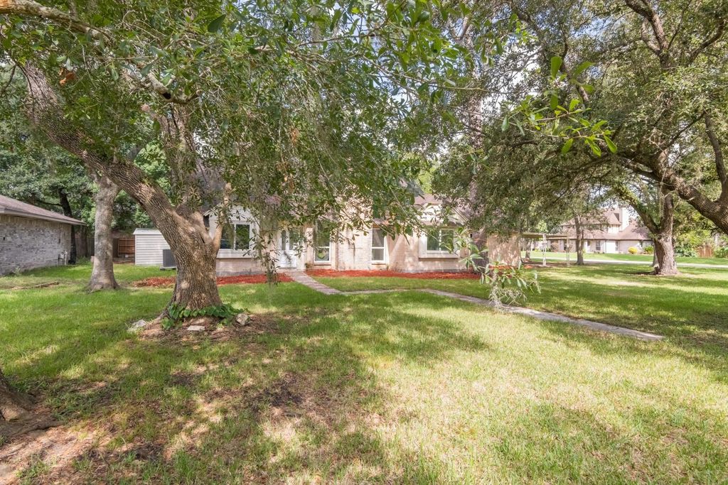 Photo of 3820 Evergreen Drive, Dickinson, TX 77539 (MLS # 58898054)