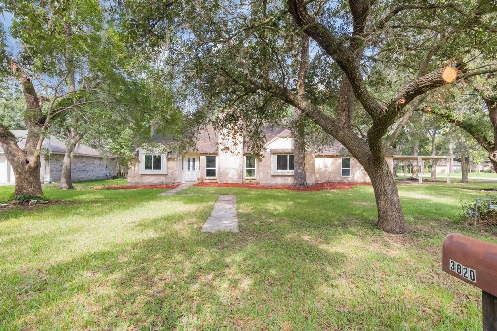 Photo of 3820 Evergreen Drive, Dickinson, TX 77539 (MLS # 58898054)