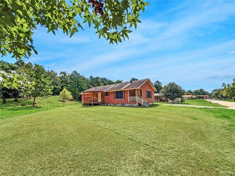 327 Reuben Street Buffalo TX 75831