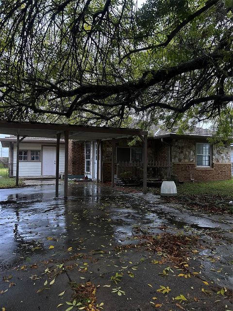Photo of 2018 N Avenue H, Freeport, TX 77541 (MLS # 31122285)