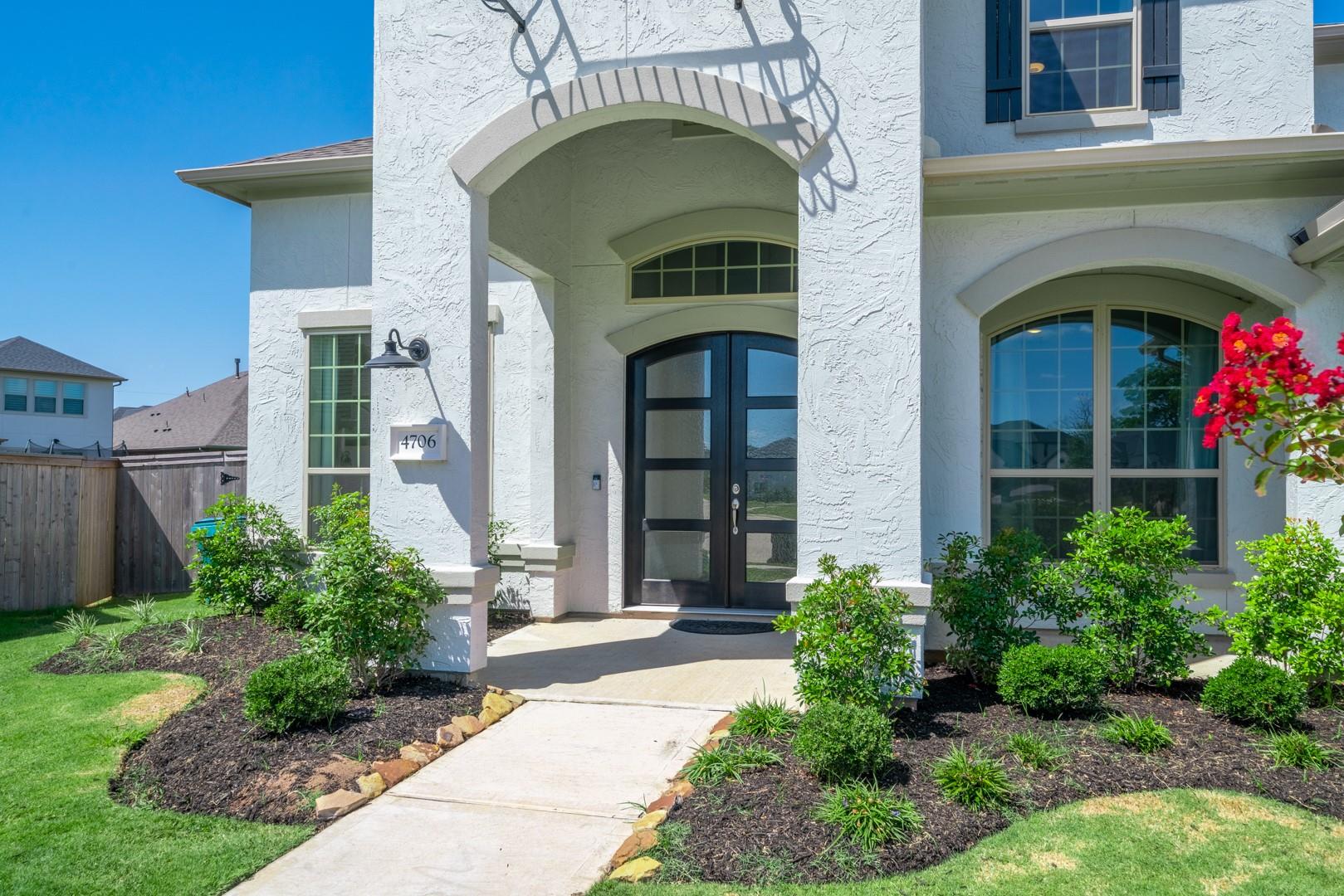 4706 Llano Loop