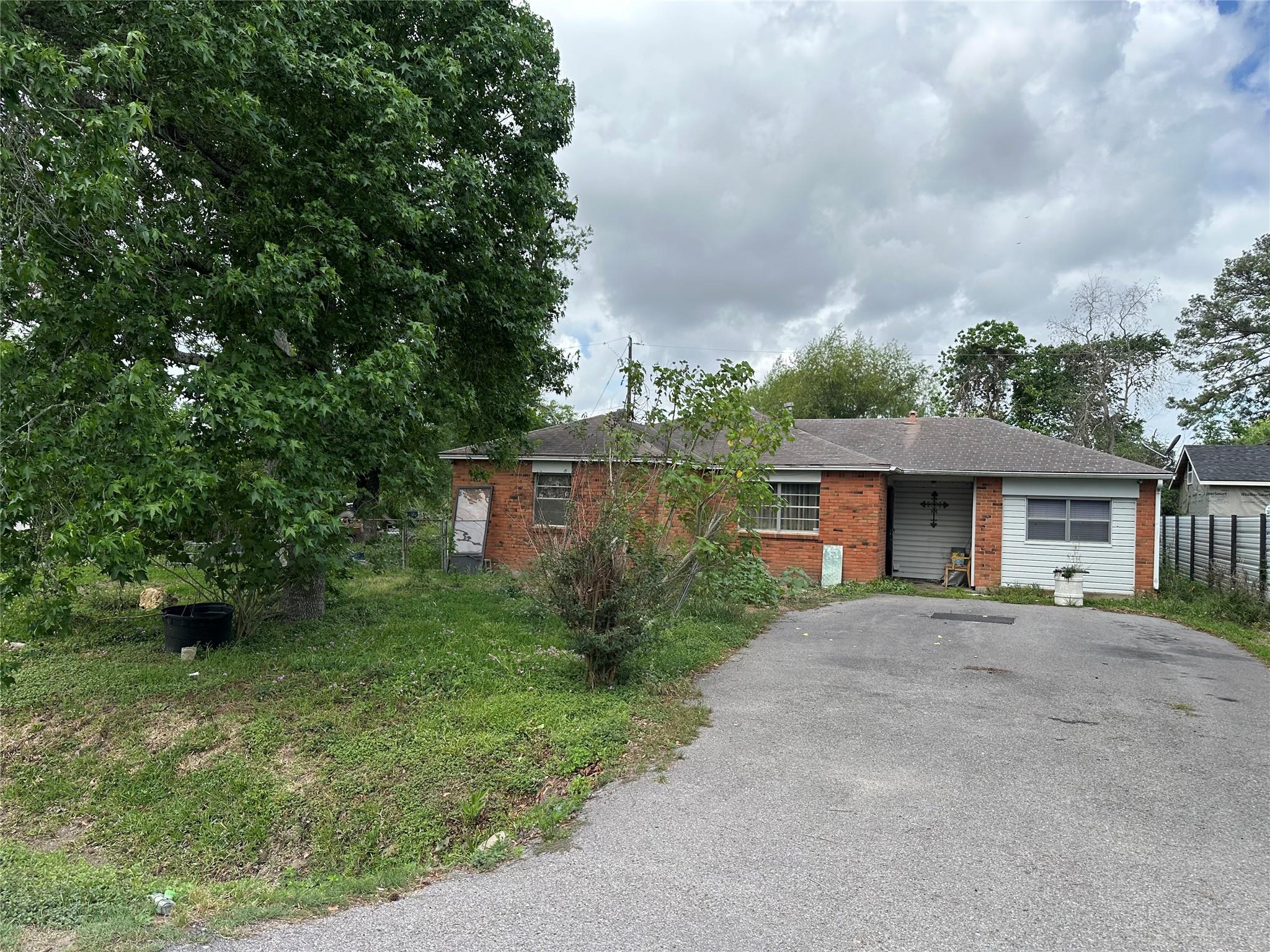 1001 Red Bud Street