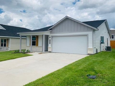 Photo of 107 Bering Drive, Huntsville, TX 77320 (MLS # 64340885)