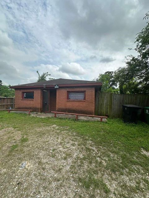 Photo of 5514 Weaver Road, Houston, TX 77016 (MLS # 43960149)
