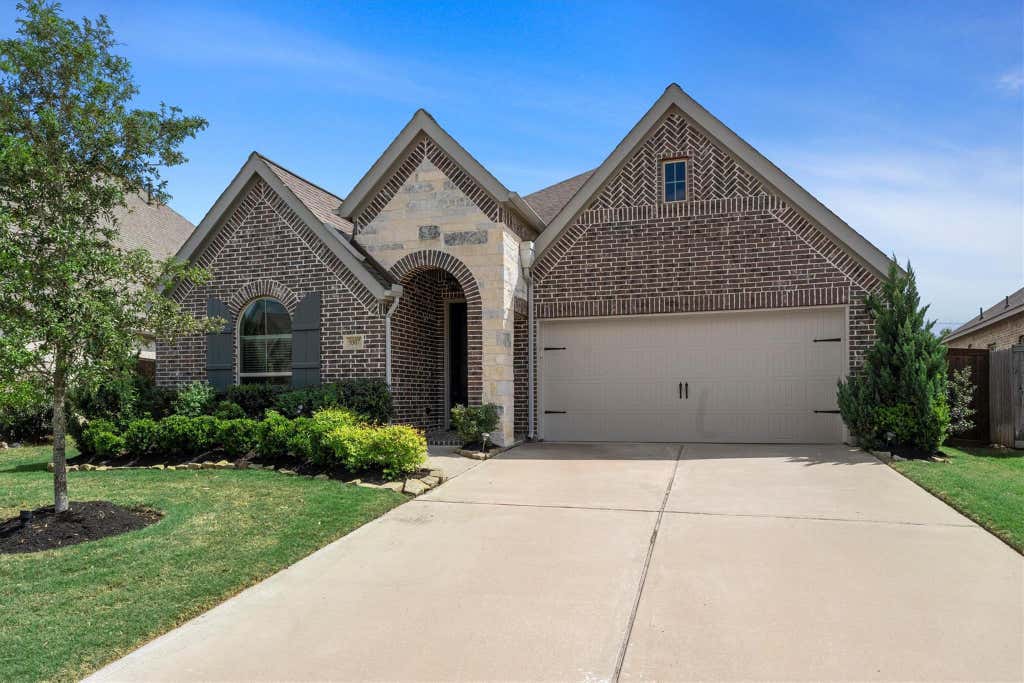 Photo of 9307 Mont Ellie Lane, Tomball, TX 77375 (MLS # 80841856)
