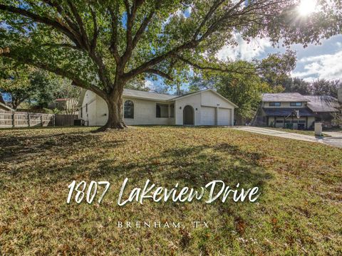 Photo of 1807 Lakeview Drive, Brenham, TX 77833 (MLS # 58287678)