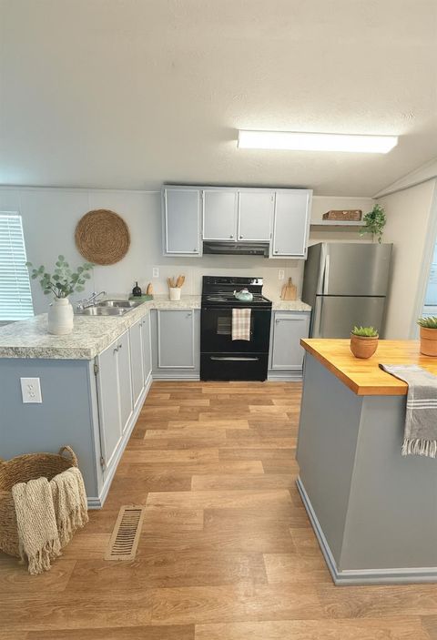 Photo of 127 Dolphin Harbor S, Baytown, TX 77523 (MLS # 13390948)