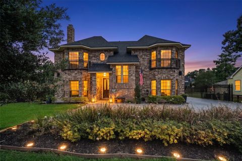 Photo of 835 W 43rd Street, Houston, TX 77018 (MLS # 81918578)