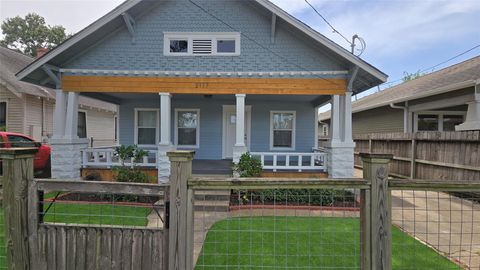 Photo of 2117 Marion Street, Houston, TX 77009 (MLS # 12594693) Photo of 2117 Marion Street, Houston, TX 77009 (MLS # 12594693)