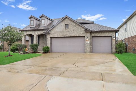 Homes For Sale - 8406 Hunters Cliff Drive<br/> Baytown, TX 77521