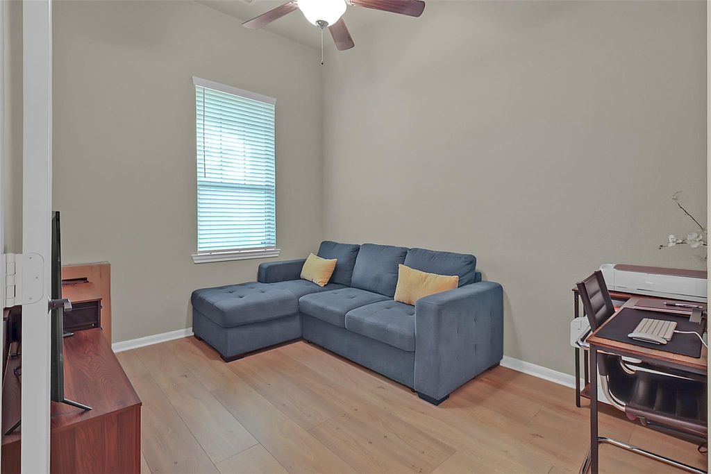 Photo of 8406 Hunters Cliff Drive, Baytown, TX 77521 (MLS # 37151973)