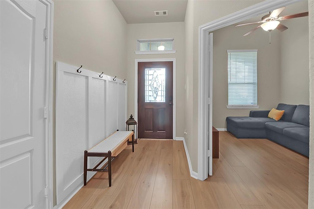 Photo of 8406 Hunters Cliff Drive, Baytown, TX 77521 (MLS # 37151973)