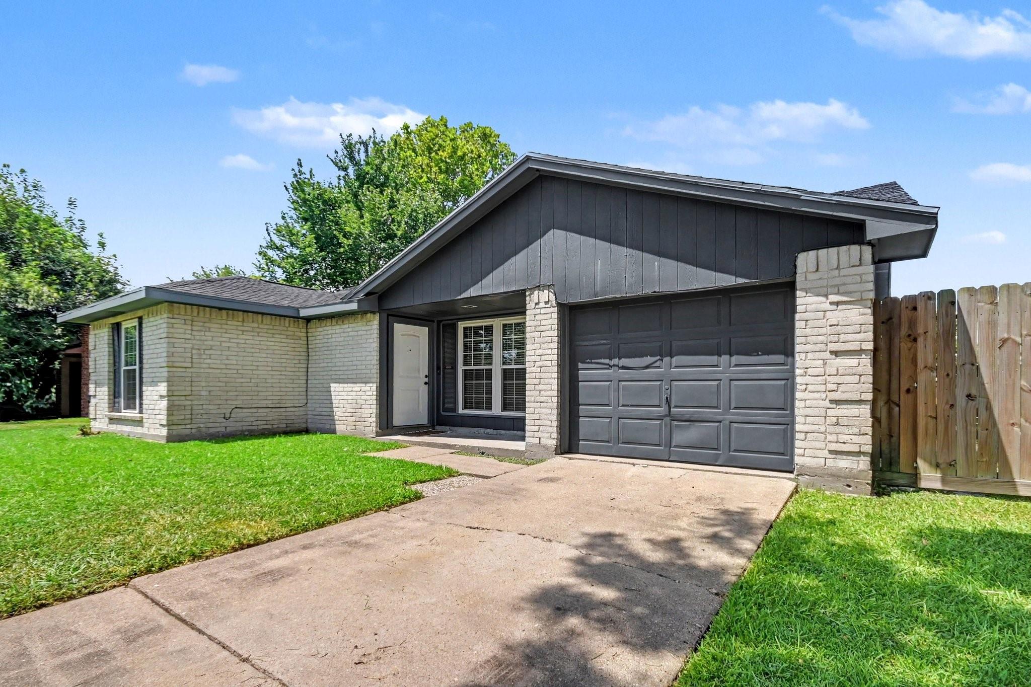 1010 E Belgravia Drive