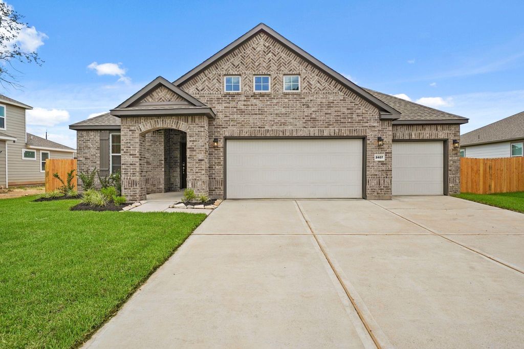 Photo of 2407 16th Street, Bay City, TX 77414 (MLS # 60728490)