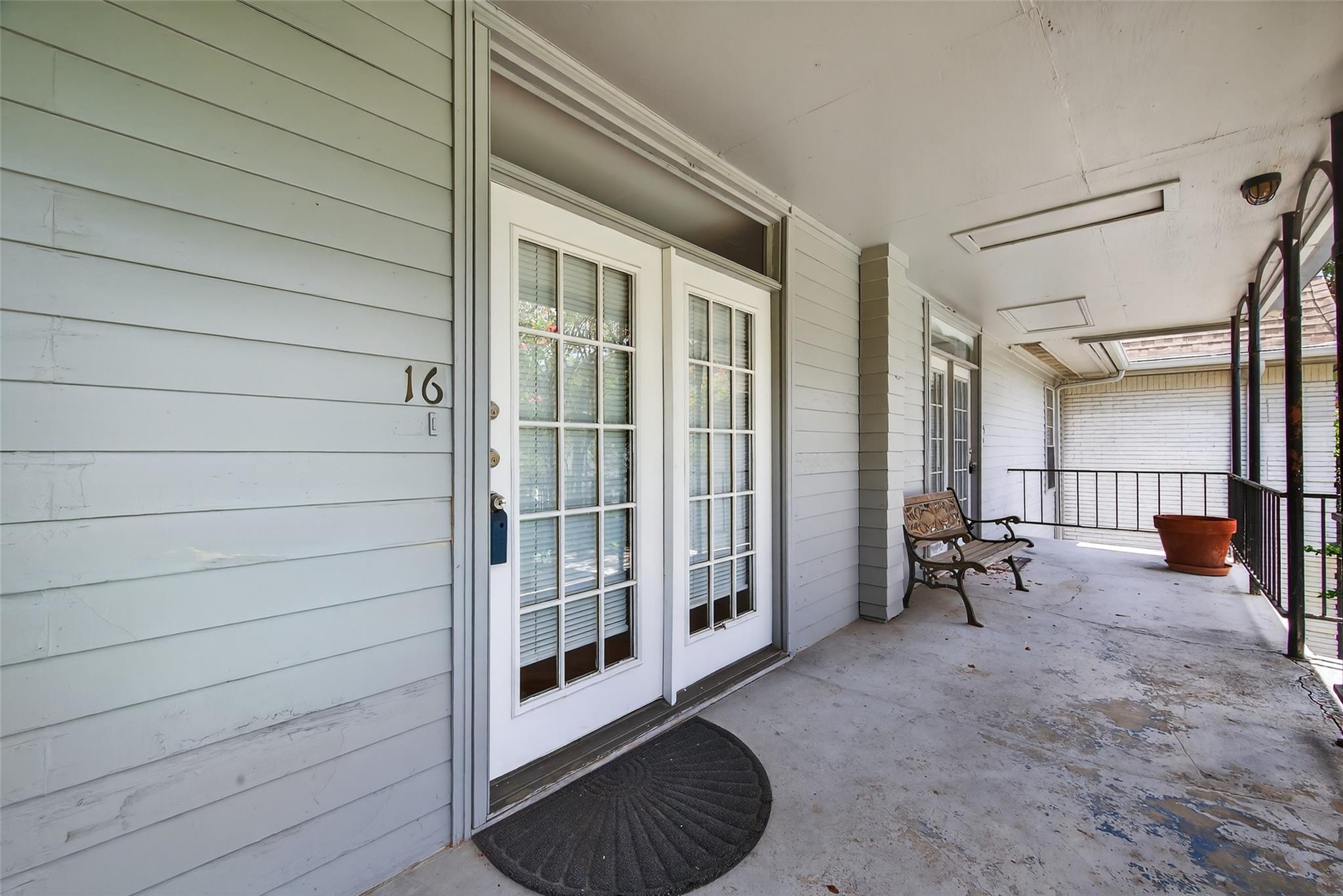 3300 Yorktown Street 16