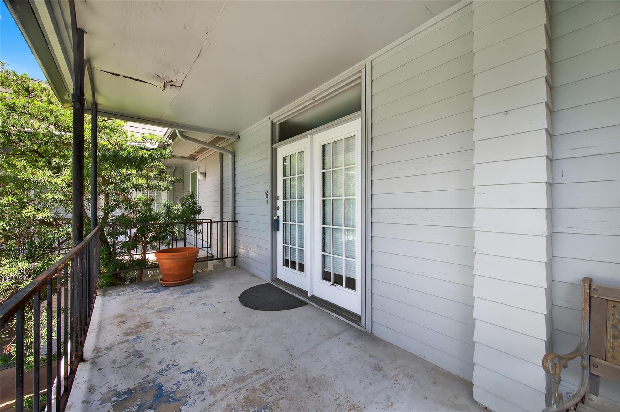 3300 Yorktown Street 16