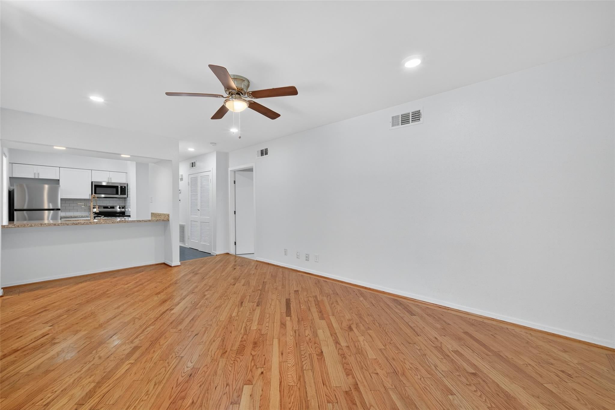 3300 Yorktown Street 16