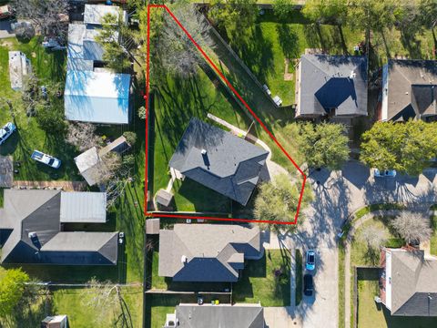 Photo of 9904 Fair Brook Way, Pearland, TX 77584 (MLS # 95972641)
