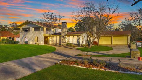 Photo of 235 Lakeview Harbor, Onalaska, TX 77360 (MLS # 14144964)