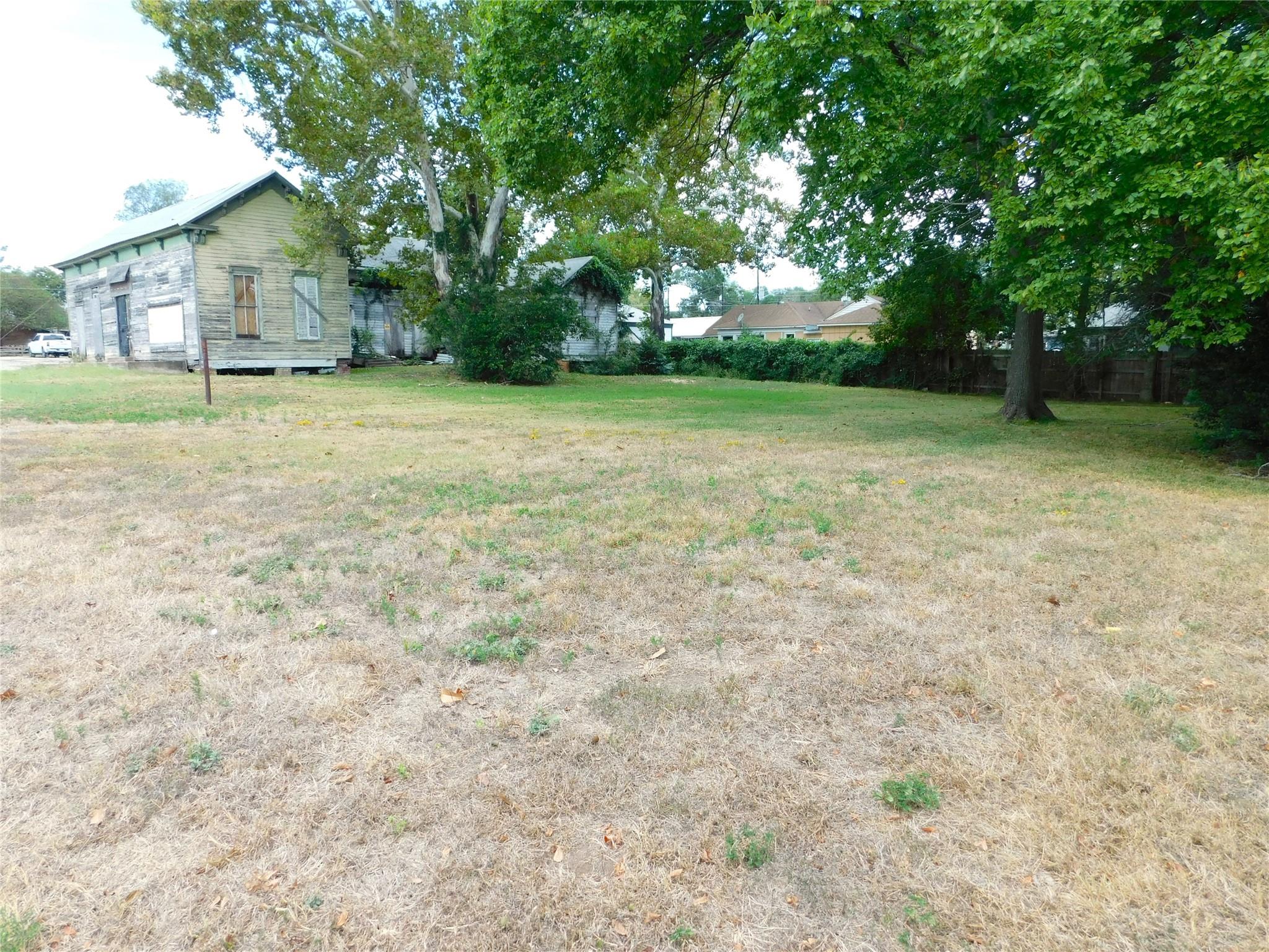 701 & 703 E Alamo Street