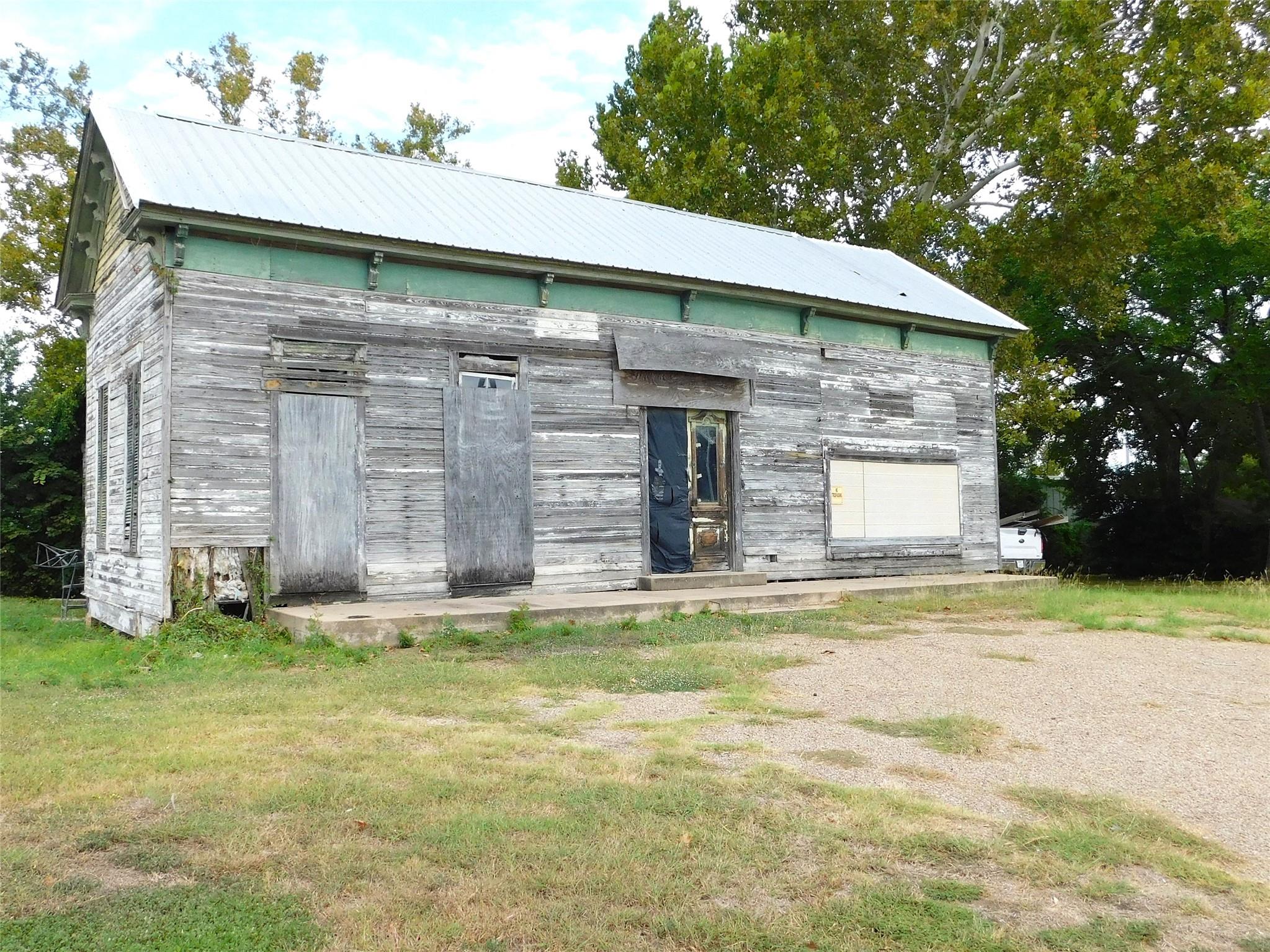 701 & 703 E Alamo Street