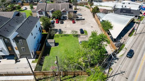 4501 N Main Street Houston TX 77009