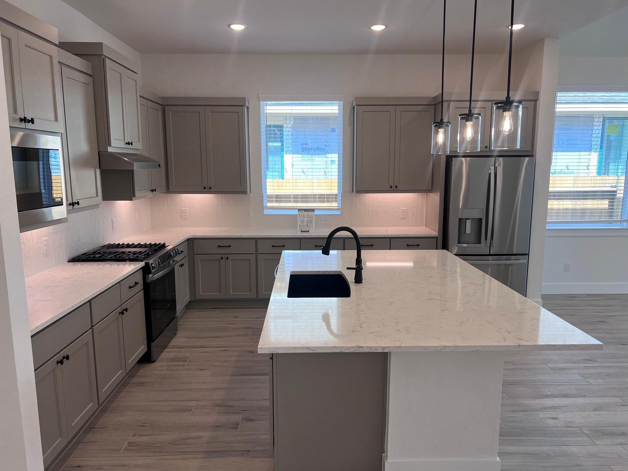 13219 Valley Orchard