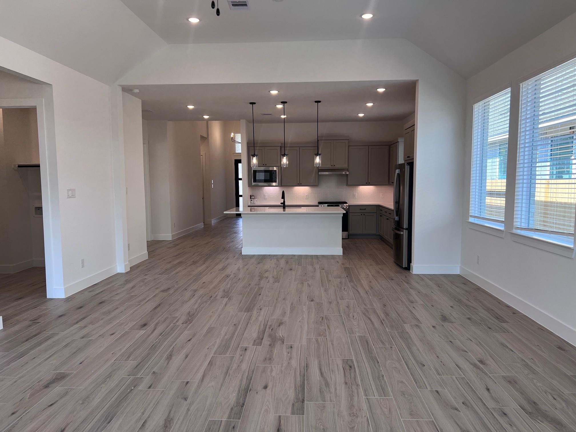 13219 Valley Orchard