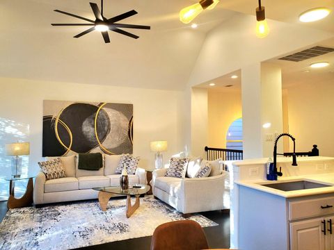 Photo of 5250 Washington Avenue, Houston, TX 77007 (MLS # 76625400)