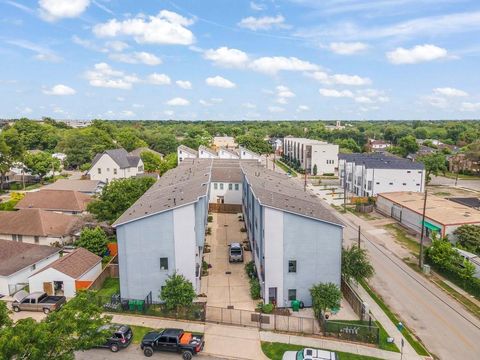 Photo of 955 Saint Augustine Street, Houston, TX 77023 (MLS # 81357987)