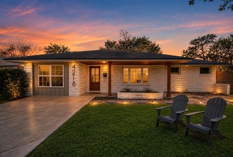 Photo of 4218 T C Jester Blvd Blvd, Houston, TX 77018 (MLS # 65366399)