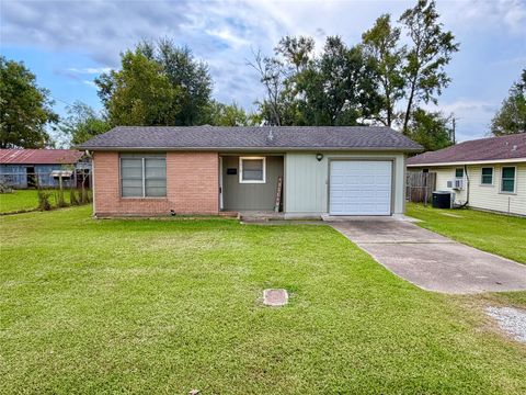 Photo of 7115 Lewis Drive, Beaumont, TX 77708 (MLS # 64688279) Photo of 7115 Lewis Drive, Beaumont, TX 77708 (MLS # 64688279)