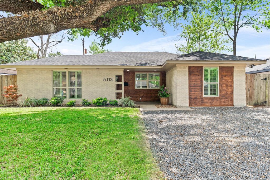Photo of 5113 W 43rd Street, Houston, TX 77092 (MLS # 60141475)