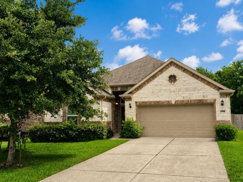 Photo of 3318 Regal Park Lane, Pearland, TX 77584 (MLS # 55077036)