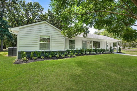 Photo of 703 Newton Drive, Richmond, TX 77469 (MLS # 92988728)