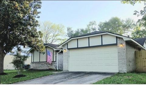 Photo of 1126 E Brompton Drive, Pearland, TX 77584 (MLS # 31766294)