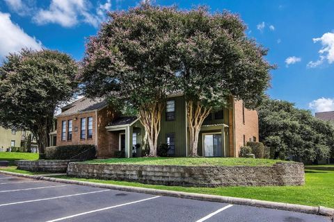 Photo of 13031 Park Crossing #3501, San Antonio, TX 78217 (MLS # 44575381) Photo of 13031 Park Crossing #3501, San Antonio, TX 78217 (MLS # 44575381)