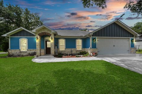 Photo of 1020 E Hillje Street, El Campo, TX 77437 (MLS # 4828958) Photo of 1020 E Hillje Street, El Campo, TX 77437 (MLS # 4828958)